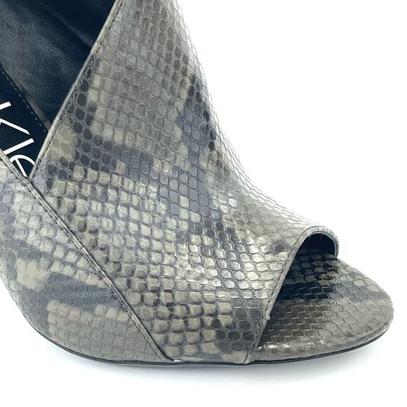 Calvin Klein Nastassia Stiletto Heels Size 8 Black & Gray Animal Print Peep Toe - Picture 10 of 16